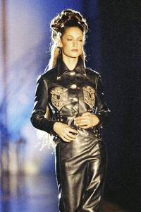 Atelier-Versace-FW-92-3.jpg
