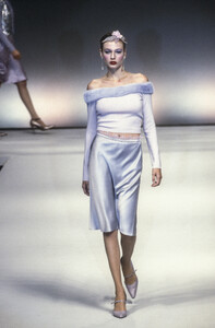 Blumarine 1998 Women RTW 81.jpg
