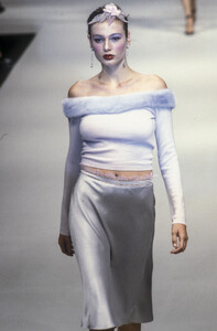 Blumarine 1998 Women RTW 82.jpg
