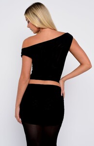 BriegeD - WFox - Need Your Heart Off Shoulder Top Black_Capture-25_6a4e64d8-3de3-459b.jpg