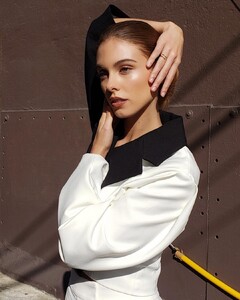 Carmella Rose - Instagram [2019.03.30] 1.jpg