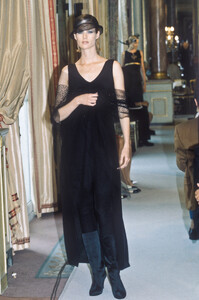 Chanel 1996 Haute Couture 176.jpg