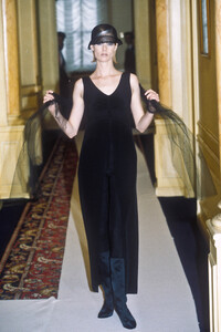 Chanel 1996 Haute Couture 177.jpg