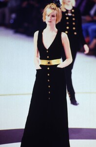 Chanel 1996 Women RTW 12.jpg