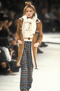 Chanel 1996 Women RTW 3.jpg