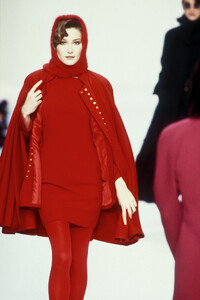 Christian Dior 1994 Women RTW 8.jpg