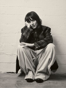 Dakota Johnson VOGUE Germany (10).jpg