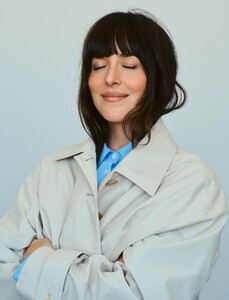 Dakota Johnson VOGUE Germany (5).jpg