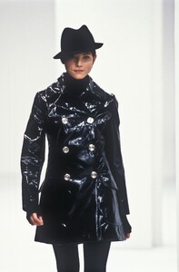 Dolce Gabbana 1994 Women RTW 138.jpg