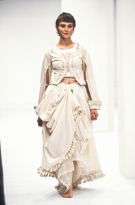 Dolce Gabbana 1994 Women RTW 147.jpg