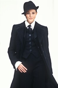 Dolce Gabbana 1994 Women RTW 63.jpg