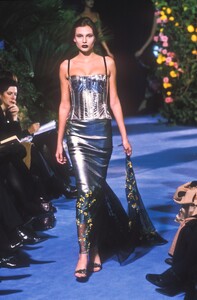 Dolce Gabbana 1998 Women RTW 148.jpg