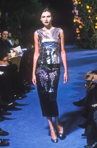 Dolce Gabbana 1998 Women RTW 96.jpg