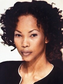 DyeshaHicks - face - s96p.jpg