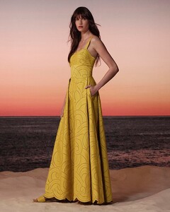 ELIE-SAAB_-SUMMER-ESCAPADE_LOOK (3).jpg