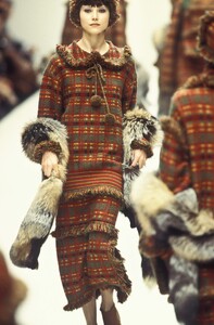 Fendi 1993 Women RTW 57.jpg