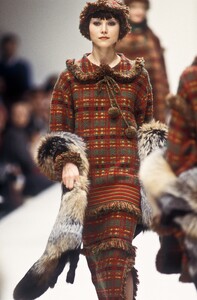 Fendi 1993 Women RTW 58.jpg