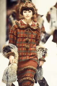 Fendi 1993 Women RTW 59.jpg