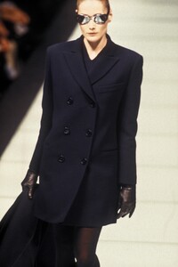 Gianfranco Ferre 1996 Women RTW 44.jpg