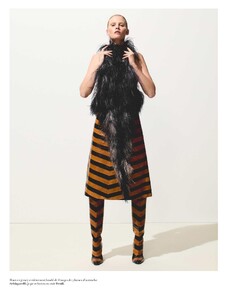 Harpers Bazaar France November 2025 L_3.jpg