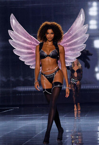 Imaan_Hammam (20).jpg