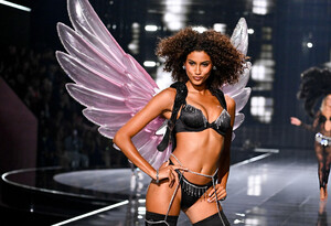 Imaan_Hammam (28).jpg