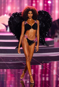 Imaan_Hammam (9).jpg