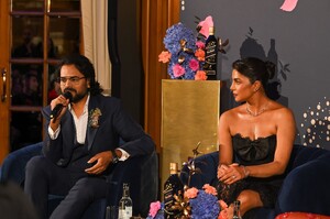 Johnnie_Walker_Blue_Hosts_Evening_Celebration_With_Designer___Collaborator_Rahul_Mishra_-_Bl_281629.jpg