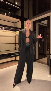 Josephine Skriver - TikTok 120.jpg