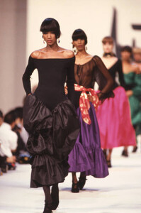 KNiane-AngeloTarlazzi  RTW Fall Winter 1989-1990 (2).jpg