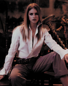 KarinAndersson_ELLE-SE_March2002_02.jpg