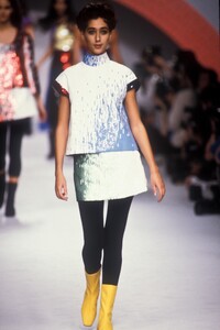 Karl Lagerfeld 1991 Women RTW 124.jpg
