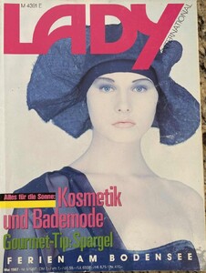 LadyInternationalDe0587cover.jpg