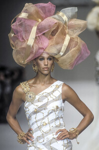 Louis Feraud 1997 Haute Couture 106.jpg