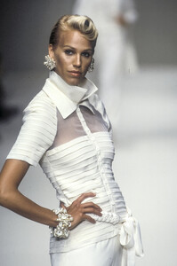 Louis Feraud 1997 Haute Couture 79.jpg