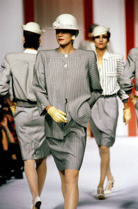 NRossi-Valentino Spring 1985 RTW - Paris - ph.Guy Marineau (100).jpg