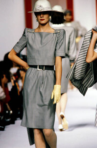 NRossi-Valentino Spring 1985 RTW - Paris - ph.Guy Marineau (98).jpg