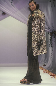 Nina Ricci 1998 Women RTW 4.jpg