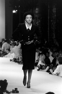 NitaSalovaara_ChanelHCFW1984_06.jpg