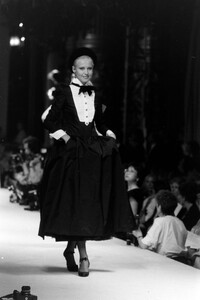 NitaSalovaara_ChanelHCFW1984_09.jpg