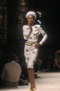 NitaSalovaara_ChanelHCFW1984_11.jpg