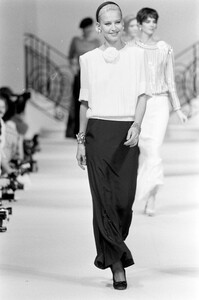 NitaSalovaara_ChanelSS1985_07.jpg