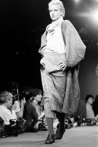 NitaSalovaara_IsseyMiyakeFW1984_01.jpg