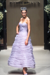 Pierre Balmain 1997 Haute Couture 102.jpg