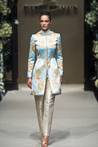 Pierre Balmain 1997 Haute Couture 93.jpg