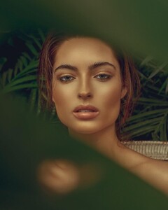 Renée Murden - Instagram [2020.02.24] 1.jpg