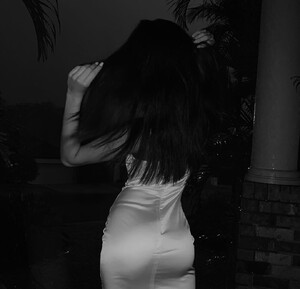 Renée Murden - Instagram [2020.02.25] 2.jpg