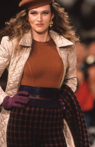 SGueg-Angelo Tarlazzi RTW Fall Winter 1989-1990 (2).jpg
