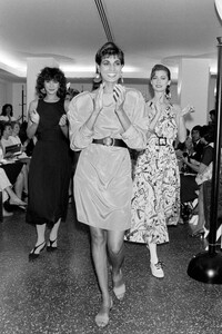 SabrinaBarnett_KLbyKarlLagerfeld_Resort1985_07.jpg