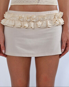 SaskiaJ - Gigi Skirt_GIGIECOM4_f968c25b-4adf-490f-8ef8-319bfbfea7f6.jpg
